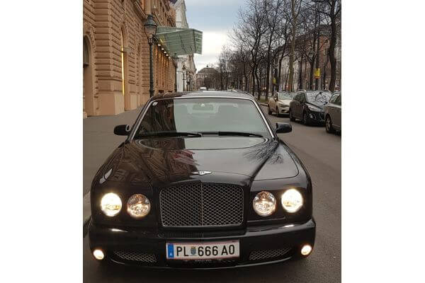 <strong>BENTLEY ARNAGE</strong> <strong>BENTLEY ARNAGE</strong>